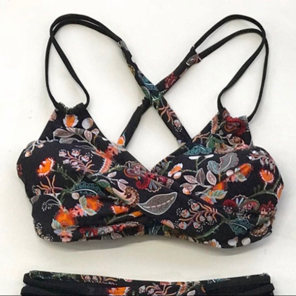 NWT Cupshe Flower Dance Bikini Top, womens size L